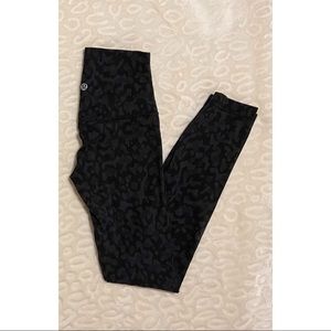 *PENDING TRADE* Lululemon Align 25” • Size 2